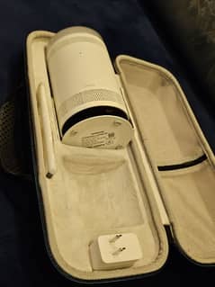 samsung freestyle projector (box open}