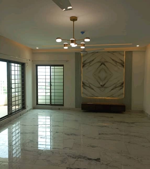 A Perfect Flat Awaits You In Askari 11 - Sector D Lahore 1