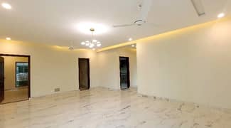 10 Marla Flat In Askari For rent At Good Location 0