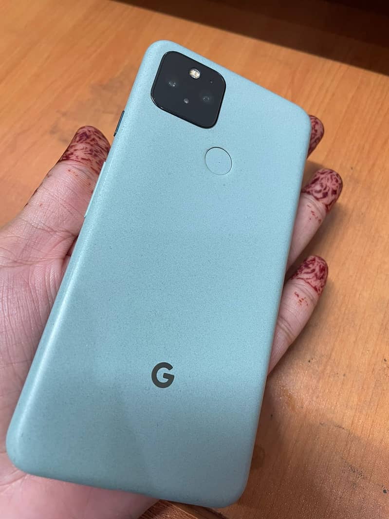 Google pixel 5 , as New 1