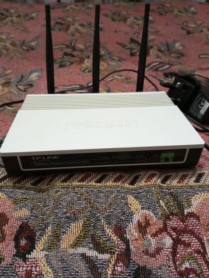 TP-LINK 300Mbps Wireless N Access Router For Sale 2