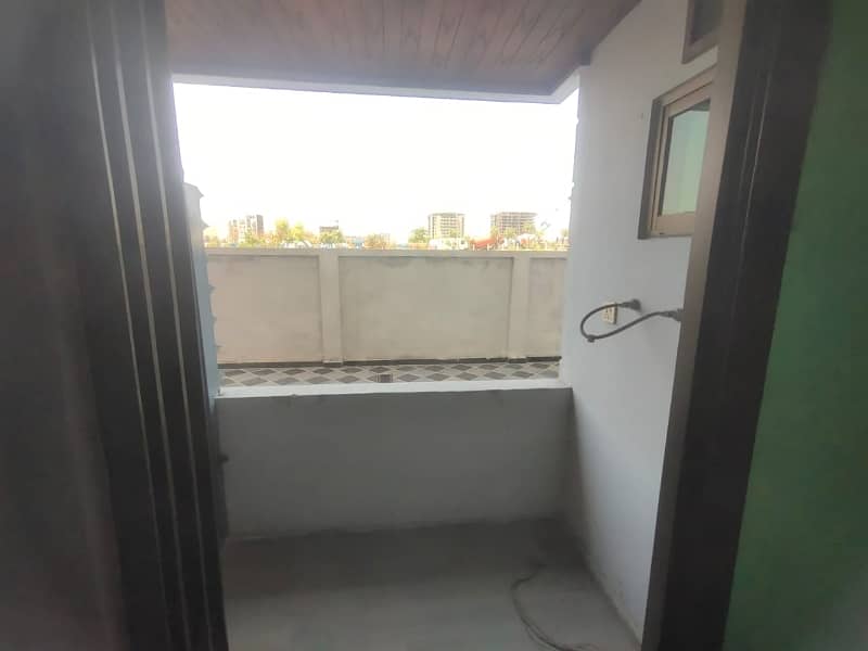 Unfurnished 1 Bedroom For Rent Top City 1 12