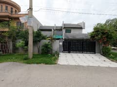 Corner Ideal House For Sale In Wapda Town Phase 1 - Block K1 0