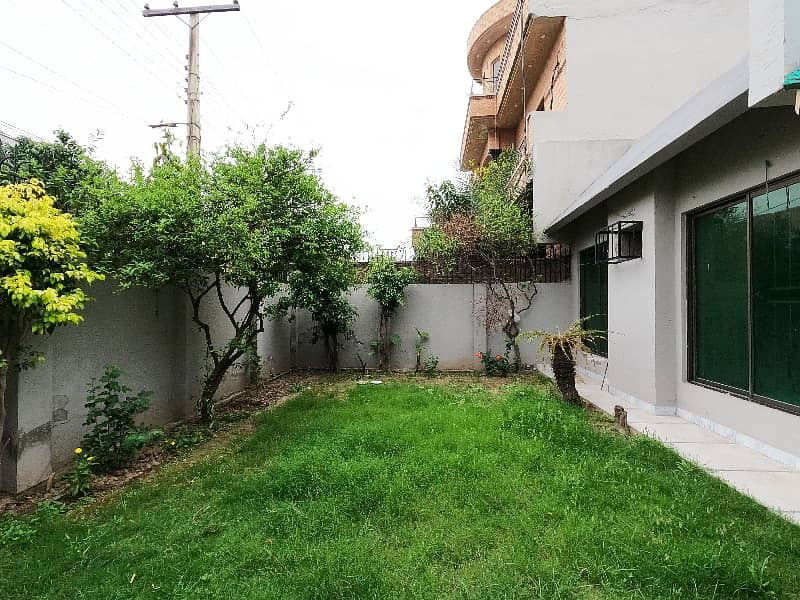 Corner Ideal House For Sale In Wapda Town Phase 1 - Block K1 5