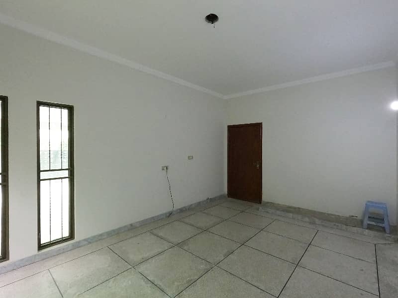 Corner Ideal House For Sale In Wapda Town Phase 1 - Block K1 10