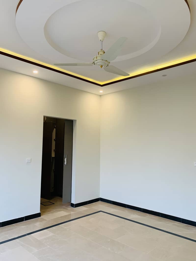 One Kanal Upper Portion For Rent In DHA Phase 2 8