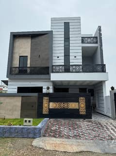 Beautiful House sale in multi B17 Islamabad size 8 marla