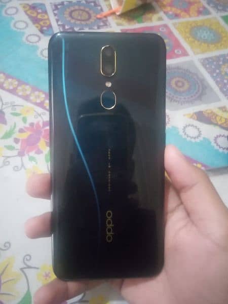 OPPO F11 0