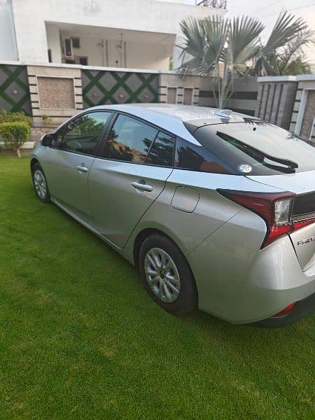 Toyota Prius 2021 Pristine condition 4