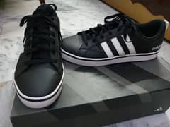 Adidas sneakers. (AlmostBrand New) original