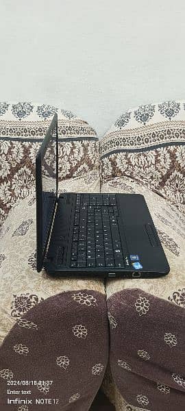 Toshiba satellite i3 4gb ram 320 gb hard 1