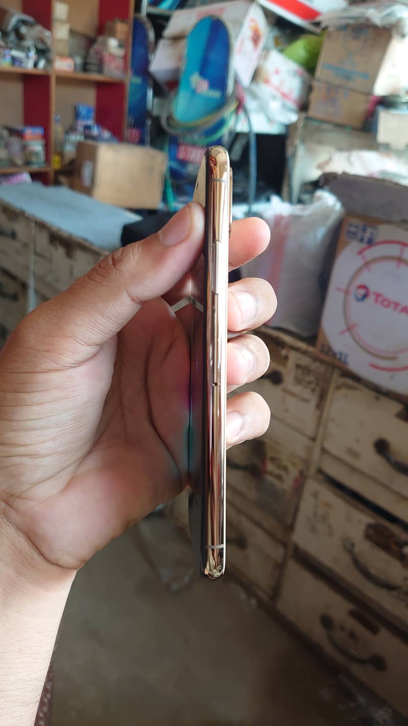 Iphone XS 512 gb dual Official PTA Golden Exchange possible 1