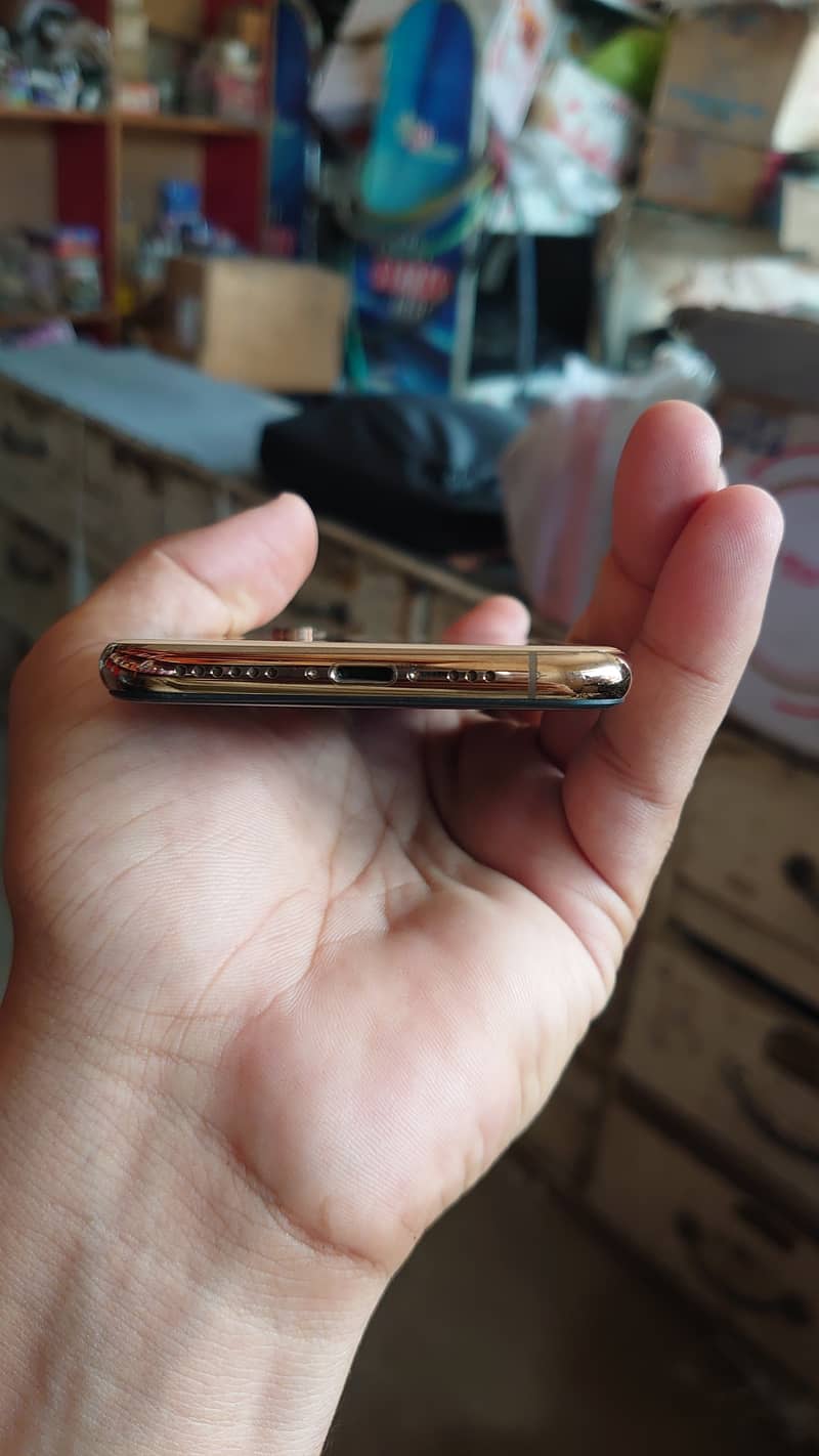 Iphone XS 512 gb dual Official PTA Golden Exchange possible 2