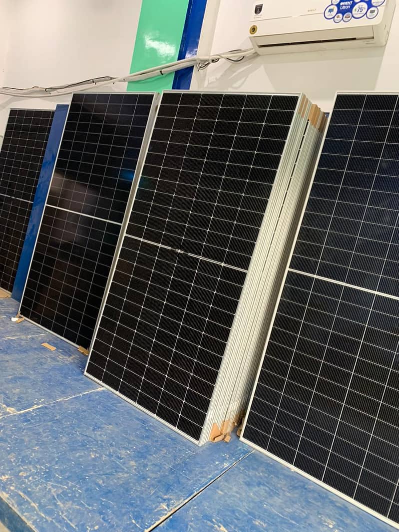 Solar panel /Longi Solar / Canadian Solar / Hi-Mo 7 / 605 watt /solar 1