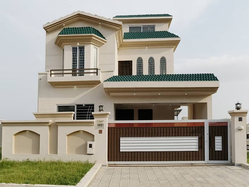 Aesthetic Prime Location House Of 10 Marla For sale Is Available 0