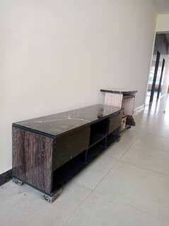 esthetic black marble table in best condition 0