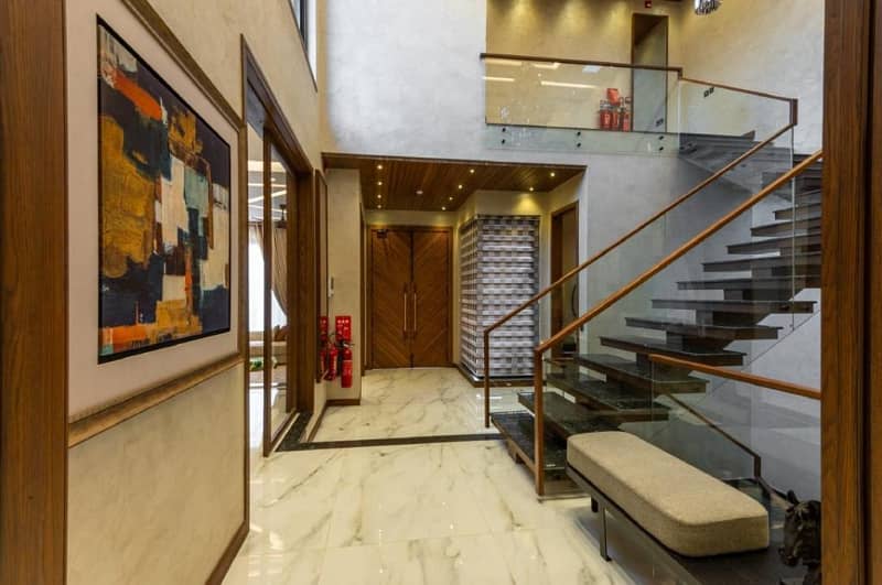 ONE KANAL LUXURIOUS MODERN DESIGN HOUSE WITH BASEMENT AT VERY HOT LOCATION NEAR PARK AND MOSQUE 6