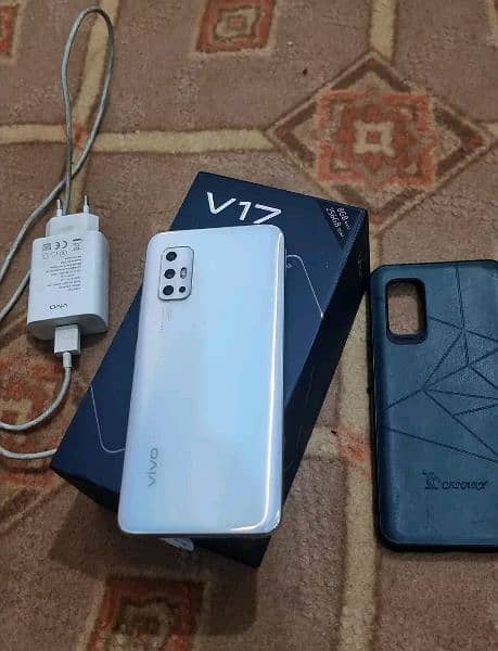 03407851889 vivo v17 12GB/256GB Snapdragon 720G superamoled 48mpselfie 1