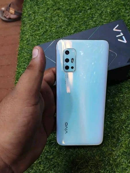 03407851889 vivo v17 12GB/256GB Snapdragon 720G superamoled 48mpselfie 10