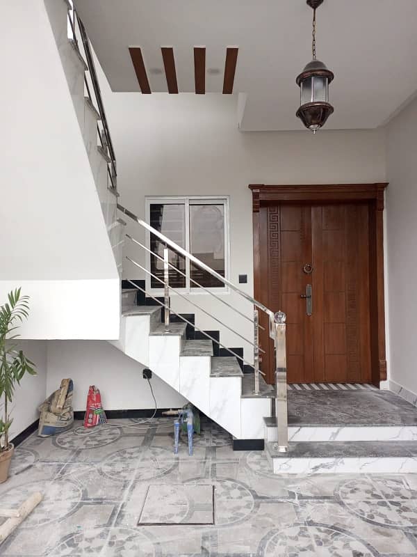 HOUSE FOR SALE MULTI B-17 ISLAMABAD 5 MARLA 7