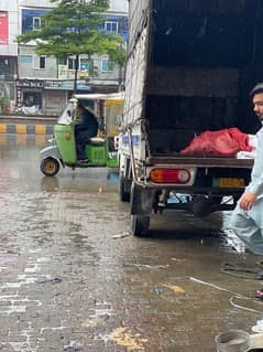 shahzore Mazda Ka liya driver ke zarorat ha