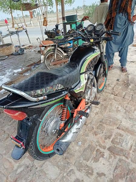 Honda Deluxe 125 model 2008 larkana number 3