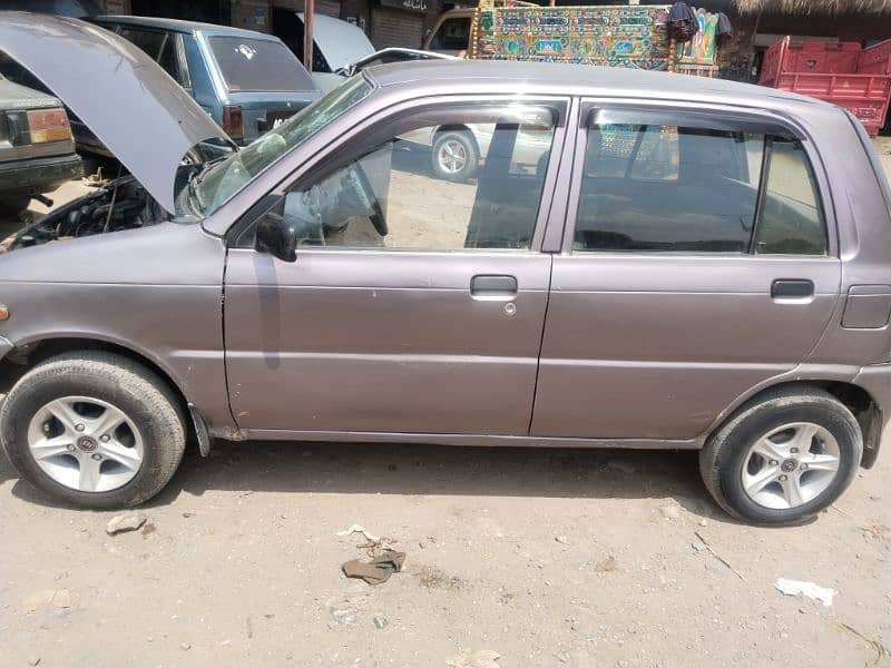 Daihatsu Cuore 2001 3