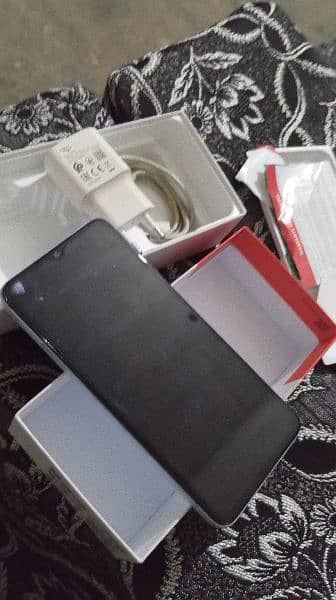 ITEL P40 Condition 10/10 & Box with Charger mobile all ok 8