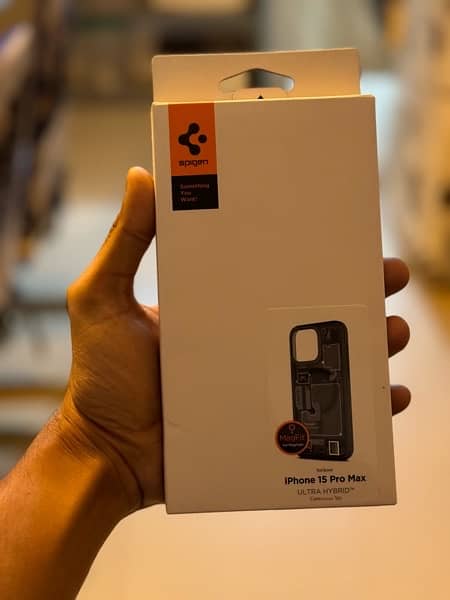 Spigen Ultra MagFit Case (15 Pro Max) 2