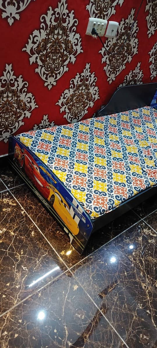 *Kids bed /kids car bed/Kids bed AVAILABLE * final price 2