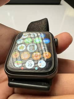 Apple watch series 4 44M