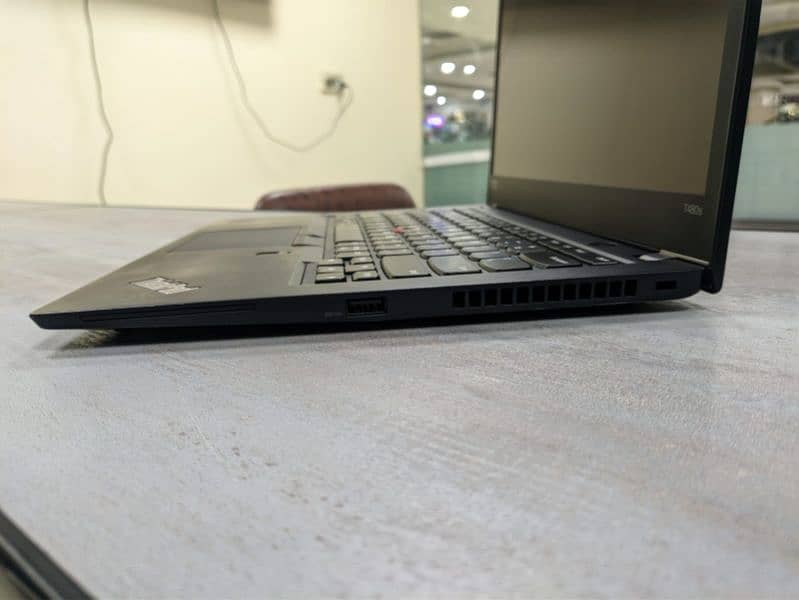 Lenovo Thinkpad T480s. Intel i7-8thgen 3