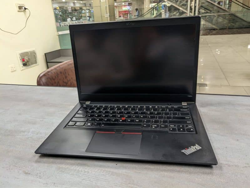 Lenovo Thinkpad T480s. Intel i7-8thgen 4