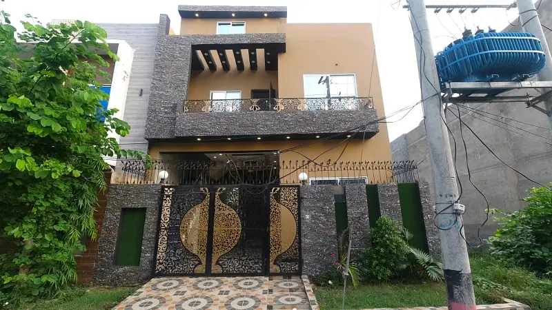 Ideal 5 Marla House Available In Bismillah Housing Scheme, Lahore