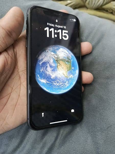 Iphone 11 (64gb) Jv 100 Health Water packed 8