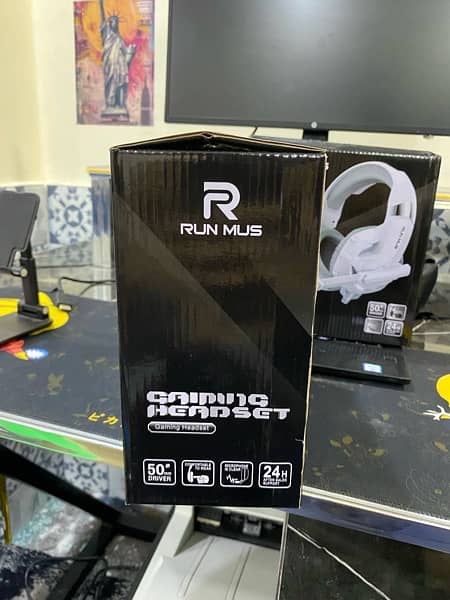 Runmus k2 headphone brand new not used delivery available 032786946 7