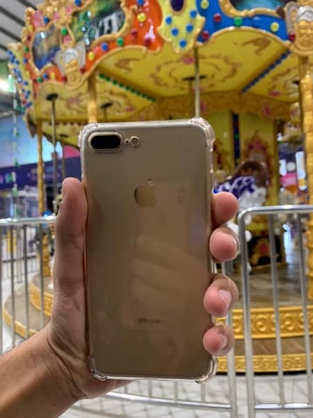 IPhone 7plus Gold Colour 0