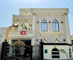 5 Marla Corner House For Sale In AA Block Super hot Location Bahria Town Lahore Meting With Owner 0