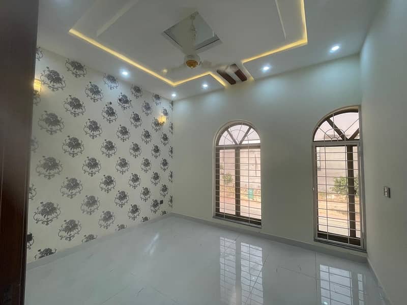 5 Marla Corner House For Sale In AA Block Super hot Location Bahria Town Lahore Meting With Owner 8