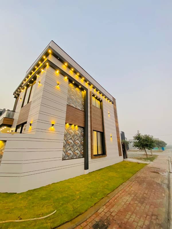 5 Marla Beautiful House For Sale In Jinnah Block Super hot Location Bahria Town Lahore Meting With Owner 1