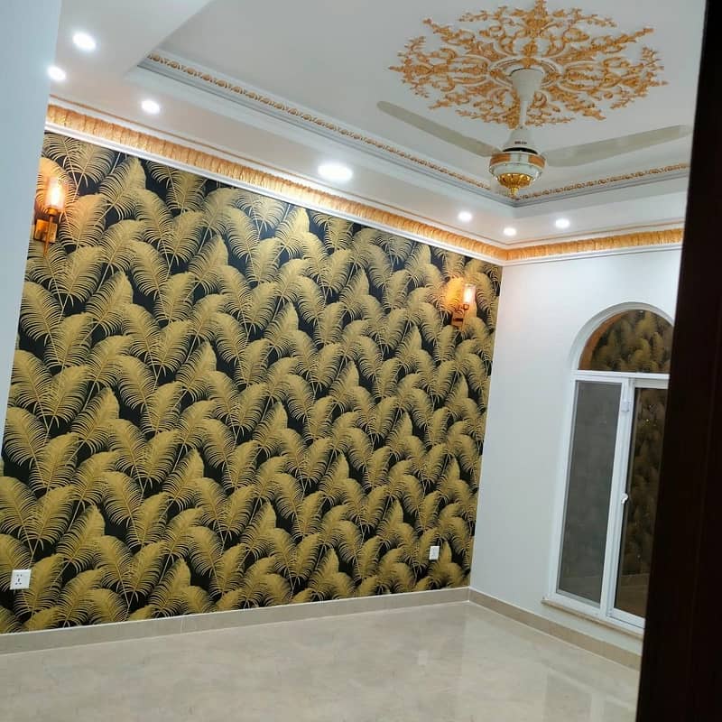 8 Marla Beautiful House For Sale In Umar Block Block Super hot Location Bahria Town Lahore Meting With Owner 9