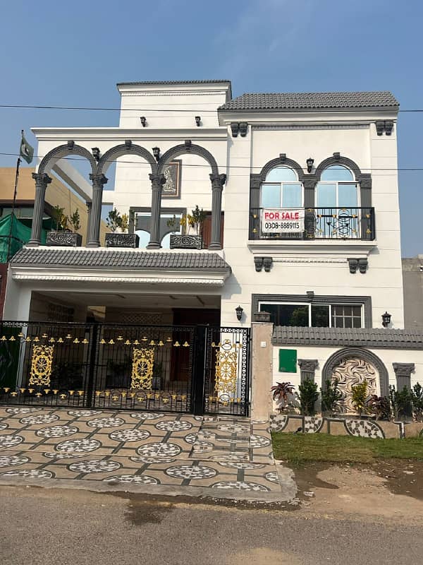 8 Marla Beautiful House For Sale In Umar Block Block Super hot Location Bahria Town Lahore Meting With Owner 0