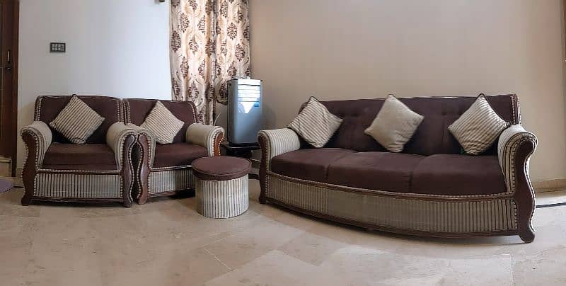 sofa set 5 seaters in new condition 3