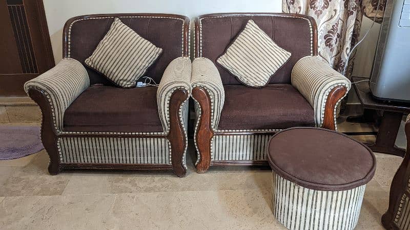 sofa set 5 seaters in new condition 7