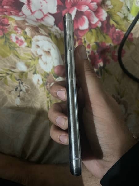 Iphone xsmax 64gb non pta (zong sim working) 4