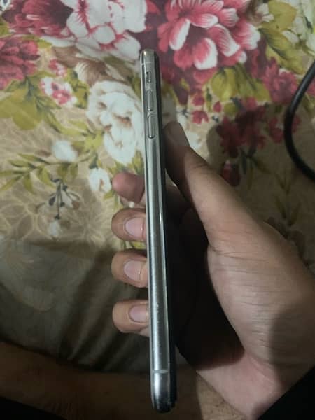 Iphone xsmax 64gb non pta (zong sim working) 5