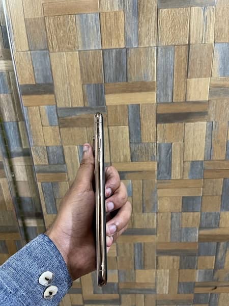 iPhone Xsmax Non PTA 89 HealtH 3