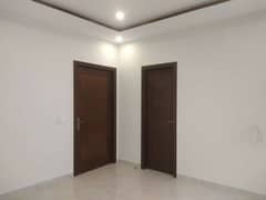 1 KANAL UPPER PORTION AVAILABLE FOR RENT PHASE 7 DHA Lahore 0