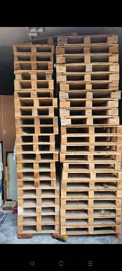 wood pillots good condition