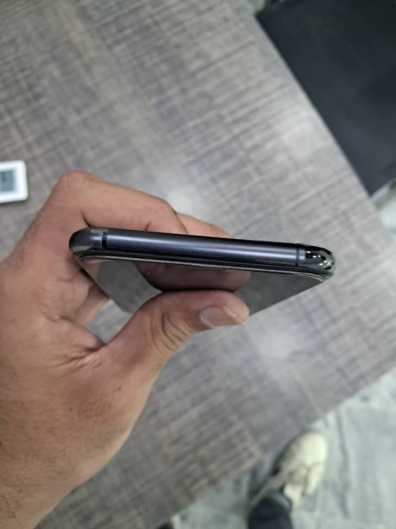 Iphone 11 Pro Max (256Gb PTA Approved) 7